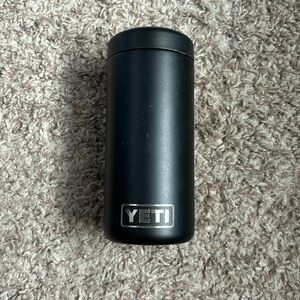 Yeti slim can koozie